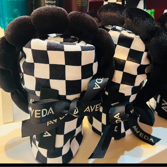 AVEDA HAIR TOWEL AND BUBBLE SPA HEADBAND - Picture 2 of 6